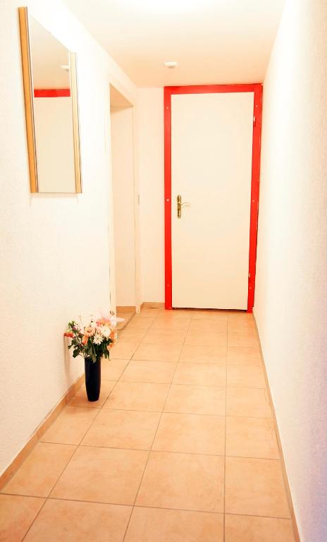 Sunny Day Holiday Apartment room 6